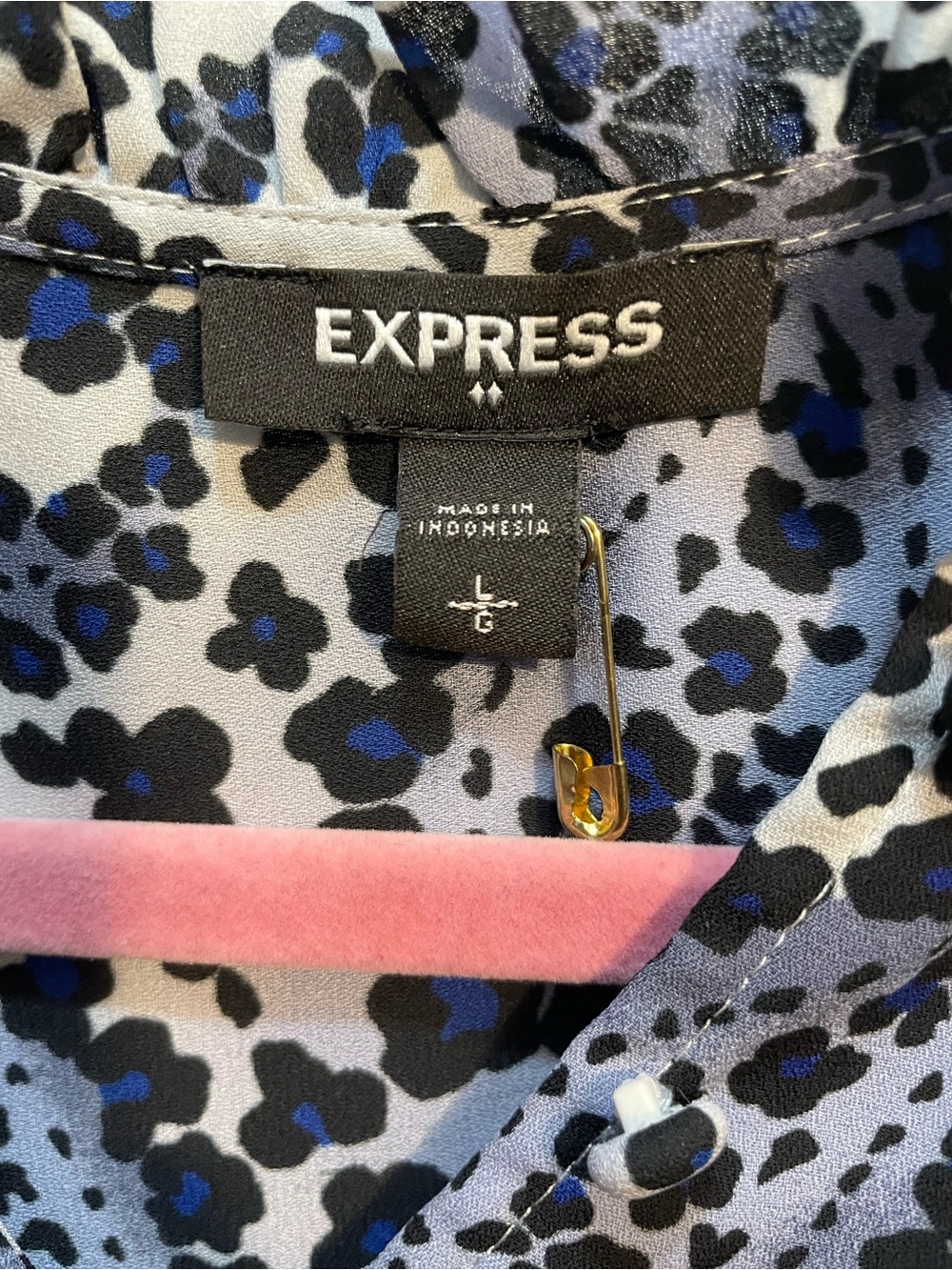 Express Blue and White Paisley Long-Sleeve Blouse - Picture 4 of 4